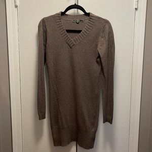Love stitch taupe tunic sweater. In great condition!